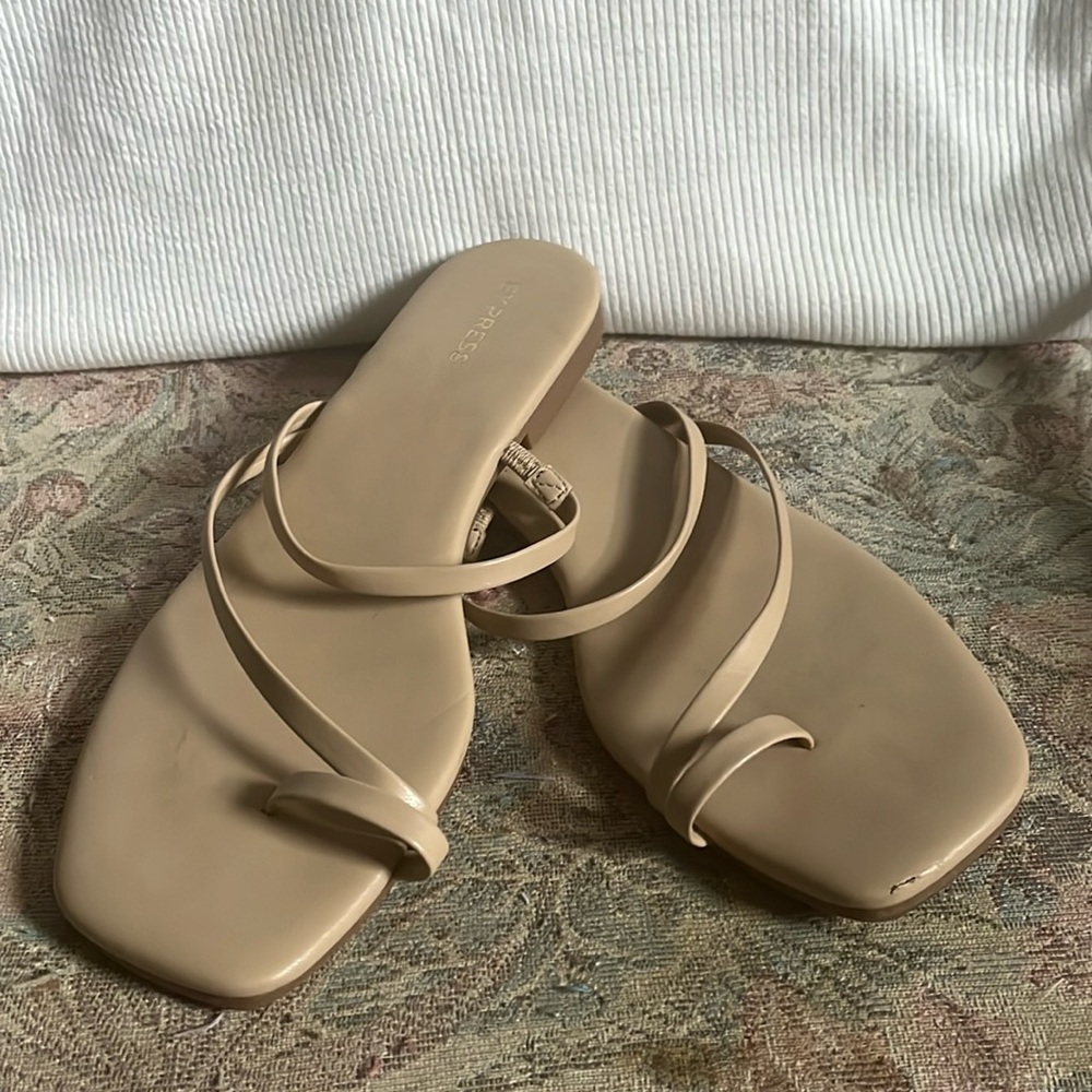 Express Strappy Toe Loop Sandals